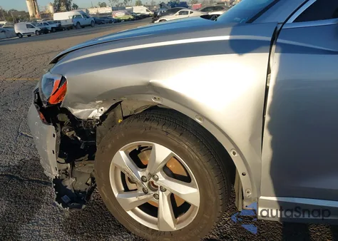 2020 Audi Q3 Premium 45 Tfsi Quattro Tiptronic z USA, uszkodzony, nr VIN WA1AECF35L1015692